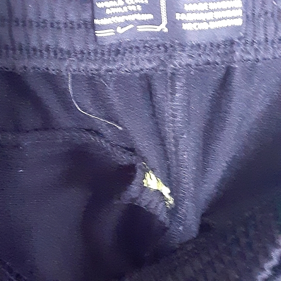 Nike sweatpants with front pockets Sz Med(boy) - Picture 6 of 7